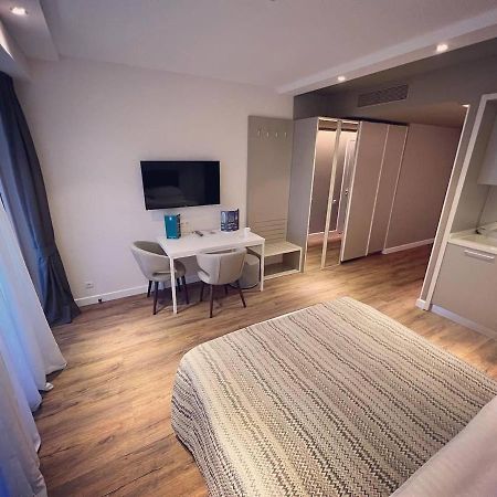 Gq Apartments On First Line Batumi Ngoại thất bức ảnh