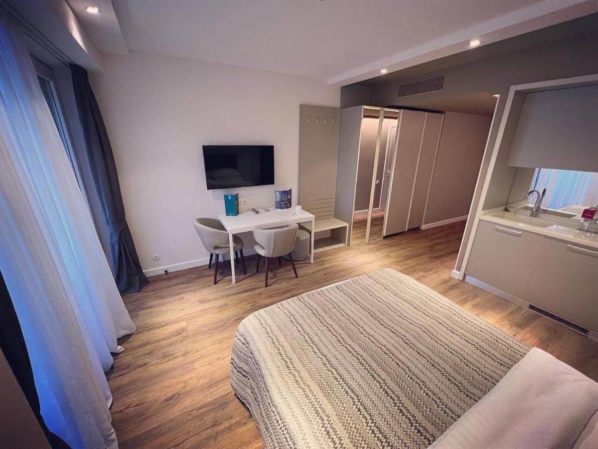 Gq Apartments On First Line Batumi Ngoại thất bức ảnh